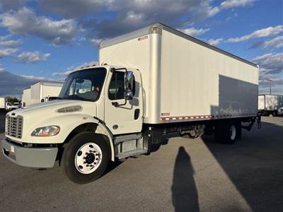 Freightliner M2 106 26 ft Box Truck - 240HP, 9 Speed Automatic, Roll up Door, Liftgate