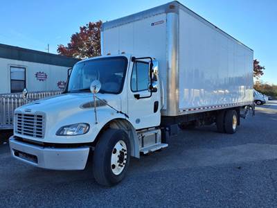 Freightliner M2 106 26 ft Box Truck - 240HP, 6 Speed Automatic, Roll up Door, Liftgate