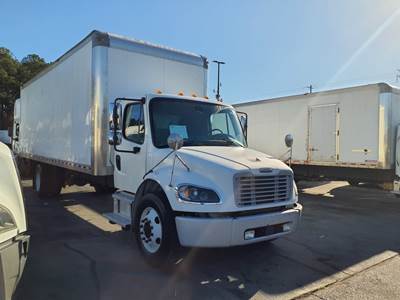 Freightliner M2 106 26 ft Box Truck - 240HP, 6 Speed Automatic, Roll up Door, Liftgate