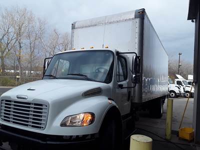 Freightliner M2 106 26 ft Box Truck - 240HP, 6 Speed Automatic, Roll up Door, Liftgate