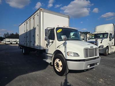 Freightliner M2 106 26 ft Box Truck - 260HP, 4 Speed Automatic, Roll up Door, Liftgate