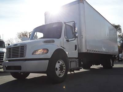 Freightliner M2 106 26 ft Box Truck - 240HP, 6 Speed Automatic, Roll up Door, Liftgate