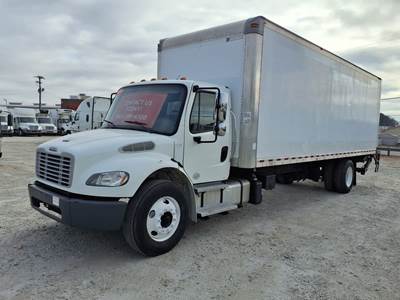 Freightliner M2 106 26 ft Box Truck - 280HP, 6 Speed Automatic, Roll up Door, Liftgate