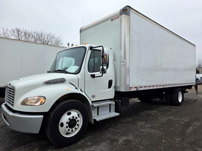 Freightliner M2 106 26 ft Box Truck - 240HP, 6 Speed Automatic, Roll up Door, Liftgate