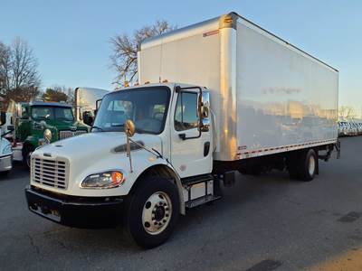 Freightliner M2 106 26 ft Box Truck - 230HP, 6 Speed Automatic, Roll up Door, Liftgate