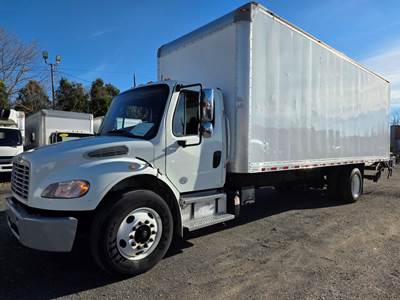 Freightliner M2 106 26 ft Box Truck - 240HP, 6 Speed Automatic, Roll up Door, Liftgate