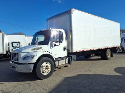 Freightliner M2 106 26 ft Box Truck - 240HP, 6 Speed Automatic, Roll up Door, Liftgate