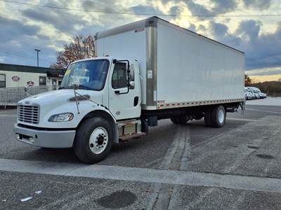 Freightliner M2 106 26 ft Box Truck - 240HP, 6 Speed Automatic, Roll up Door, Liftgate