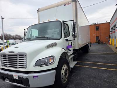 Freightliner M2 106 26 ft Box Truck - 280HP, 9 Speed Automatic, Roll up Door, Liftgate