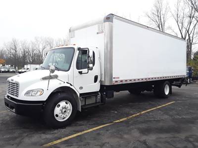 Freightliner M2 106 26 ft Box Truck - 240HP, 6 Speed Automatic, Roll up Door, Liftgate