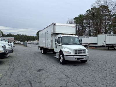 Freightliner M2 106 26 ft Box Truck - 240HP, 6 Speed Automatic, Roll up Door, Liftgate