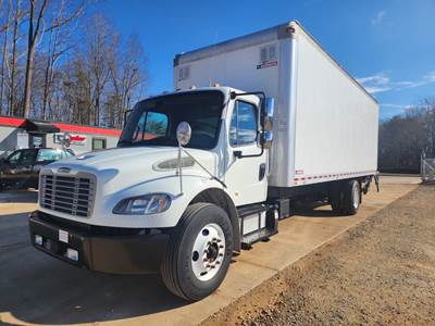 Freightliner M2 106 26 ft Box Truck - 240HP, 6 Speed Automatic, Roll up Door, Liftgate