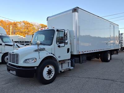 Freightliner M2 106 26 ft Box Truck - 240HP, 6 Speed Automatic, Liftgate