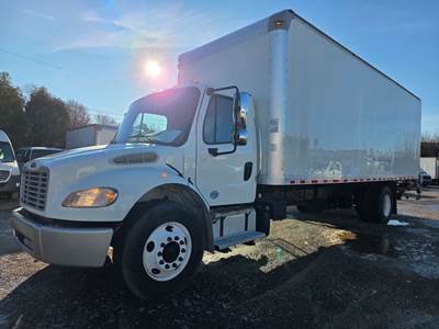 Freightliner M2 106 26 ft Box Truck - 240HP, 9 Speed Automatic, Roll up Door, Liftgate
