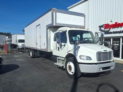 Freightliner M2 106 26 ft Box Truck - 240HP, 6 Speed Automatic, Roll up Door, Liftgate