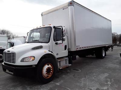 Freightliner M2 106 26 ft Box Truck - 240HP, 6 Speed Automatic, Roll up Door, Liftgate