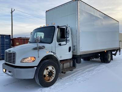 Freightliner M2 106 24 ft Box Truck - 240HP, 6 Speed Automatic, Roll up Door, Liftgate