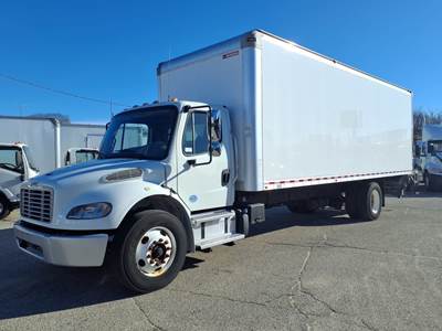 Freightliner M2 106 26 ft Box Truck - 240HP, 6 Speed Automatic, Roll up Door, Liftgate