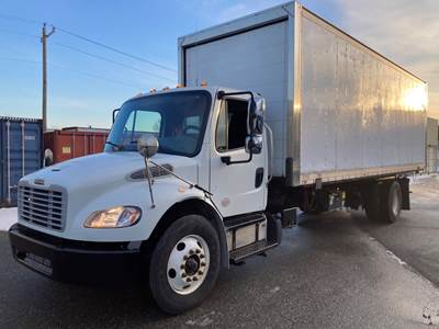 Freightliner M2 106 26 ft Box Truck - 240HP, 6 Speed Automatic, Roll up Door