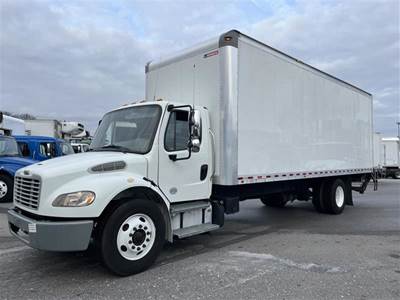 Freightliner M2 106 26 ft Box Truck - 240HP, 6 Speed Automatic, Roll up Door, Liftgate