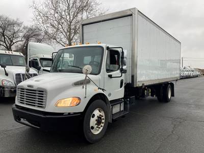 Freightliner M2 106 26 ft Box Truck - 240HP, 6 Speed Automatic, Roll up Door
