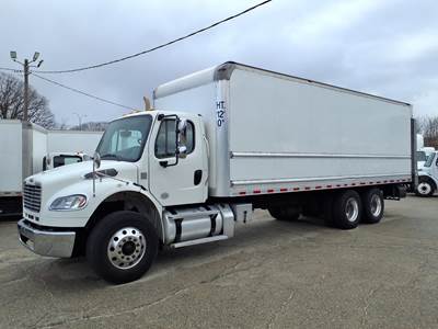 Freightliner M2 106 26 ft Box Truck - 350HP, 6 Speed Automatic, Roll up Door, Liftgate