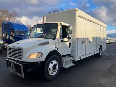 Freightliner M2 106 21 ft Box Truck - 280HP, 6 Speed Automatic, Roll up Door