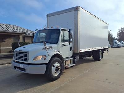 Freightliner M2 106 24 ft Box Truck - 240HP, 6 Speed Automatic, Roll up Door, Liftgate