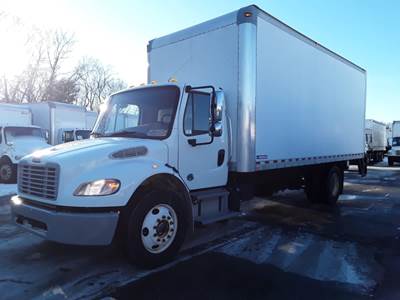 Freightliner M2 106 22 ft Box Truck - 240HP, 6 Speed Manual, Roll up Door