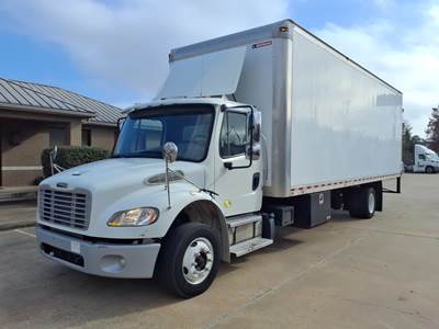 Freightliner M2 106 26 ft Box Truck - 240HP, 6 Speed Automatic, Roll up Door