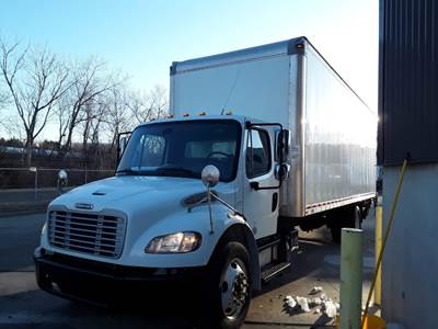 Freightliner M2 106 26 ft Box Truck - 240HP, 6 Speed Automatic, Roll up Door, Liftgate