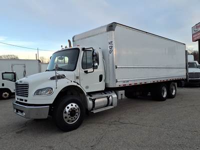 Freightliner M2 106 26 ft Box Truck - 350HP, 6 Speed Automatic, Roll up Door