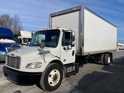 Freightliner M2 106 26 ft Box Truck - 240HP, 6 Speed Automatic, Roll up Door