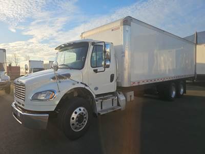 Freightliner M2 106 26 ft Box Truck - 270HP, 6 Speed Automatic, Roll up Door, Liftgate