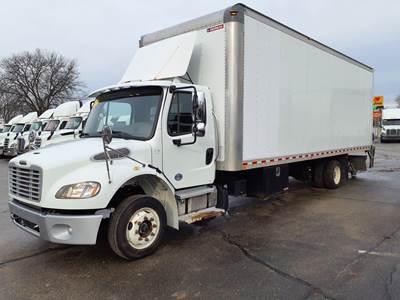 Freightliner M2 106 26 ft Box Truck - 240HP, 6 Speed Automatic, Roll up Door
