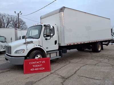 Freightliner M2 106 26 ft Box Truck - 240HP, 6 Speed Automatic, Roll up Door, Liftgate