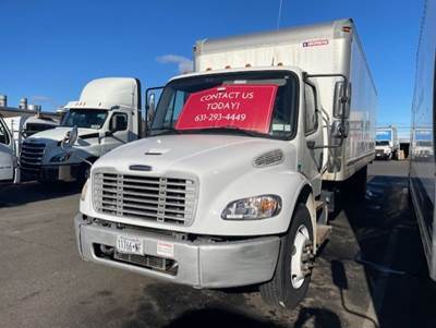 Freightliner M2 106 28 ft Box Truck - 240HP, 6 Speed Automatic, Liftgate