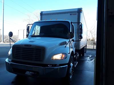 Freightliner M2 106 28 ft Box Truck - 260HP, 6 Speed Automatic, Roll up Door, Liftgate