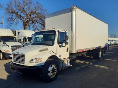 Freightliner M2 106 26 ft Box Truck - 240HP, 6 Speed Automatic, Roll up Door, Liftgate