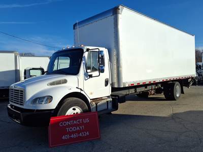 Freightliner M2 106 26 ft Box Truck - 240HP, 9 Speed Automatic, Roll up Door, Liftgate