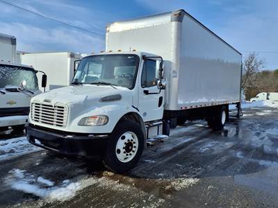 Freightliner M2 106 26 ft Box Truck - 240HP, 6 Speed Automatic, Roll up Door, Liftgate