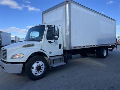 Freightliner M2 106 26 ft Box Truck - 240HP, 9 Speed Automatic, Roll up Door, Liftgate