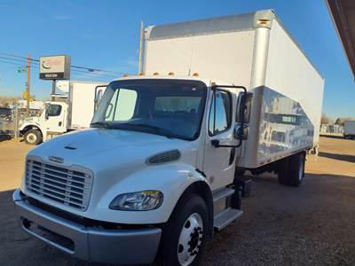 Freightliner M2 106 26 ft Box Truck - 240HP, 9 Speed Automatic, Roll up Door, Liftgate