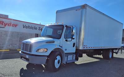 Freightliner M2 106 26 ft Box Truck - 230HP, 9 Speed Automatic, Roll up Door, Liftgate