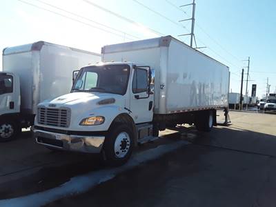 Freightliner M2 106 26 ft Box Truck - 240HP, 6 Speed Automatic, Roll up Door, Liftgate