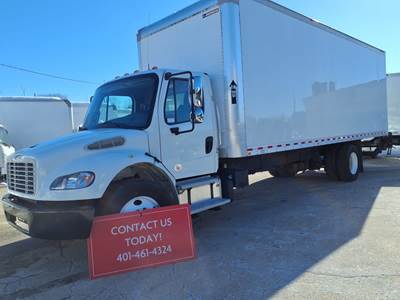 Freightliner M2 106 26 ft Box Truck - 240HP, 9 Speed Automatic, Roll up Door, Liftgate