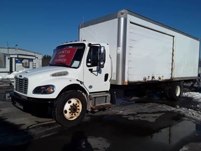 Freightliner M2 106 26 ft Box Truck - 240HP, 6 Speed Automatic, Roll up Door, Liftgate