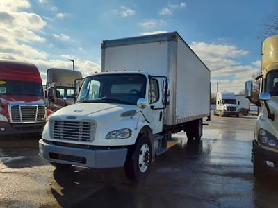 Freightliner M2 106 26 ft Box Truck - 240HP, 6 Speed Automatic, Roll up Door, Liftgate