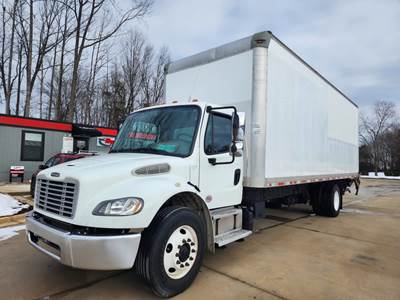 Freightliner M2 106 26 ft Box Truck - 240HP, 9 Speed Automatic, Roll up Door, Liftgate