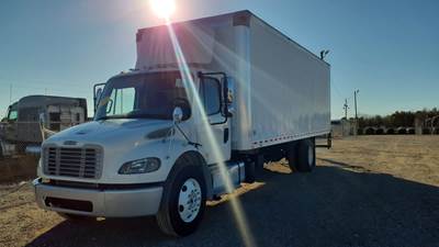 Freightliner M2 106 26 ft Box Truck - 260HP, 9 Speed Automatic, Roll up Door